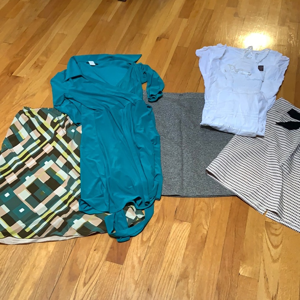 ⭐️ Lot of 5 skirts and dresses